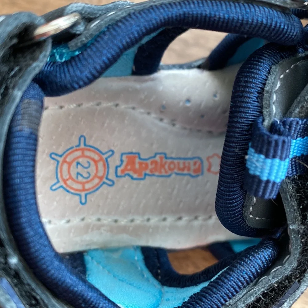 🌊Apakowa Water Shoes - Size 6